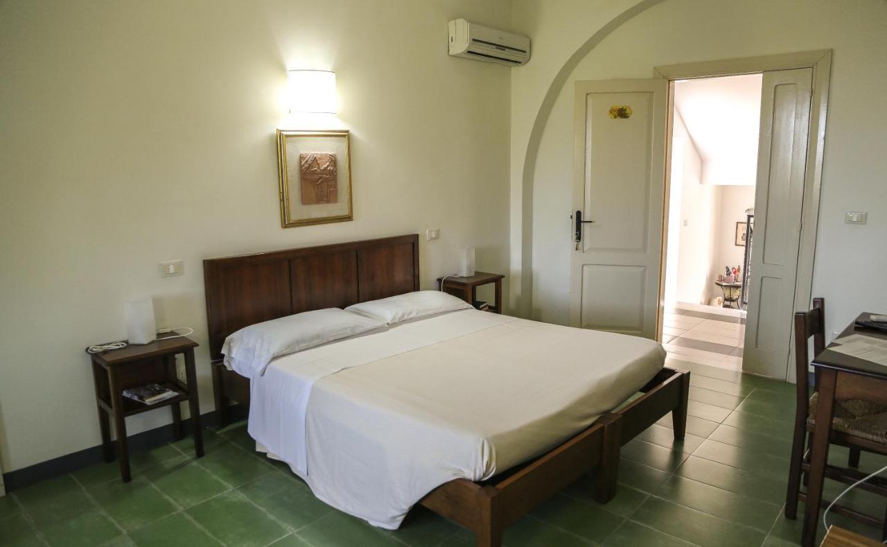 Barone Gr Macri Agriturismo Modi Джераче Екстериор снимка