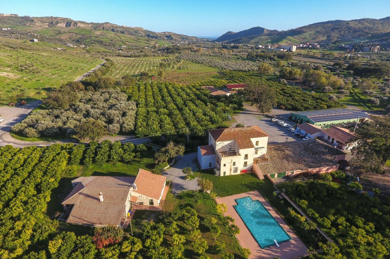 Barone Gr Macri Agriturismo Modi Джераче Екстериор снимка