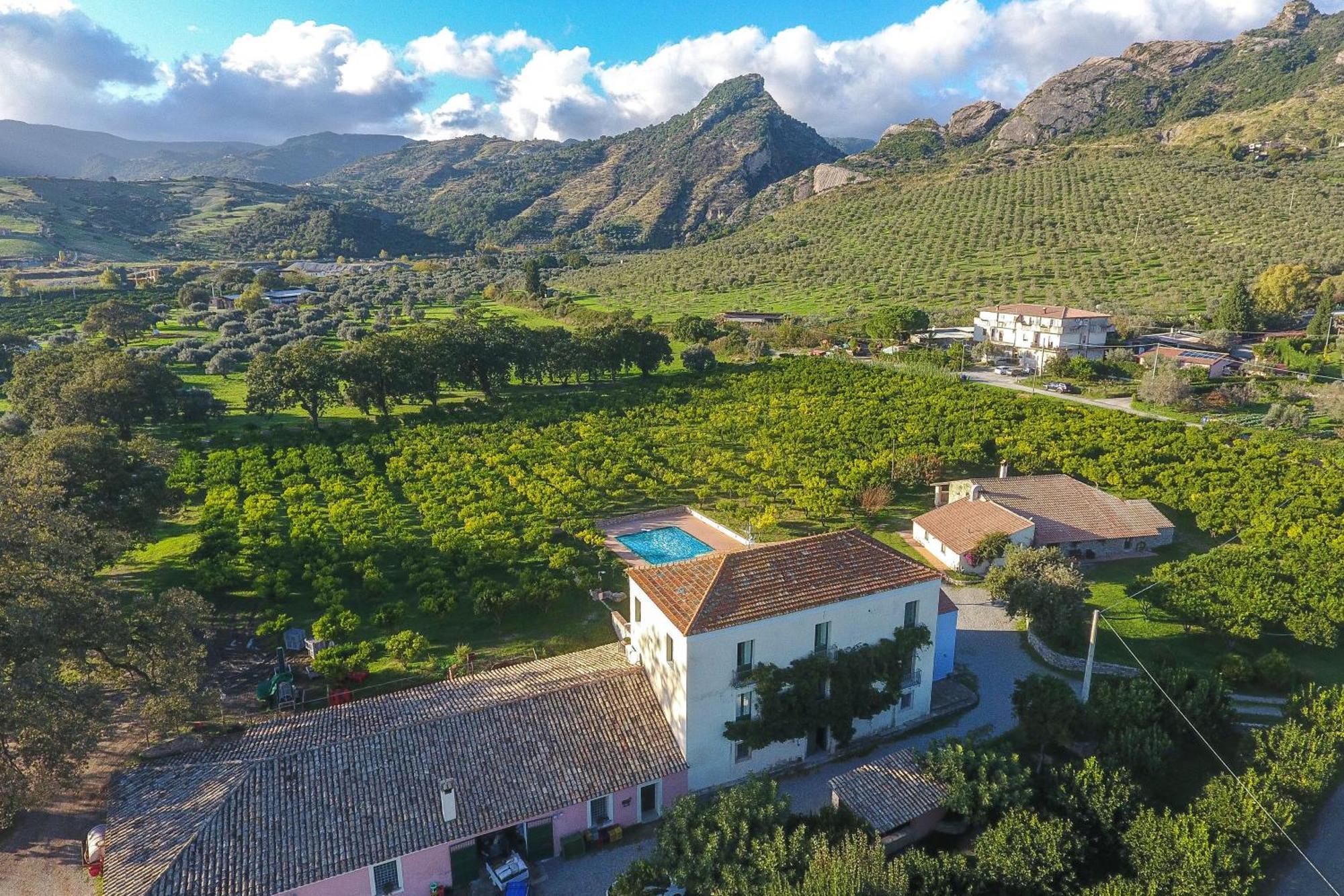Barone Gr Macri Agriturismo Modi Джераче Екстериор снимка