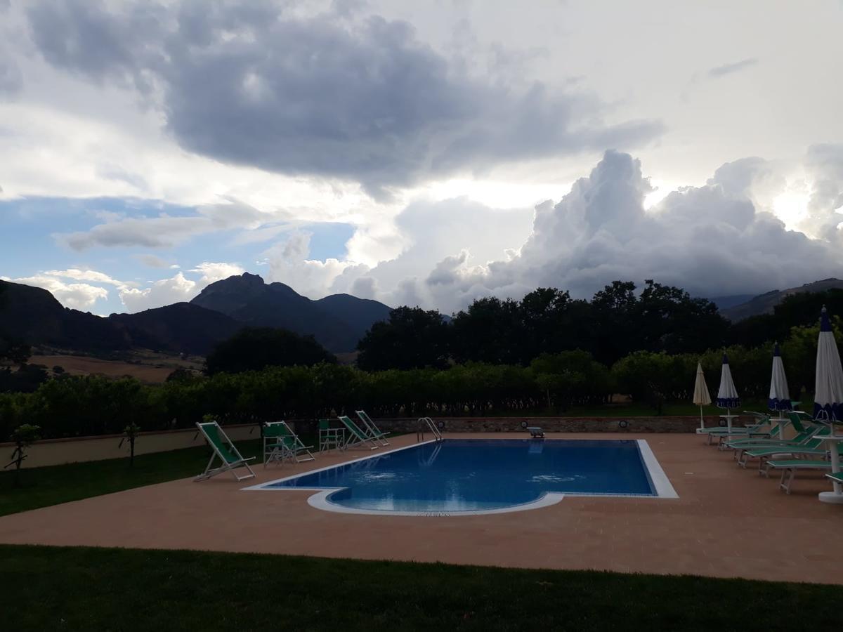 Barone Gr Macri Agriturismo Modi Джераче Екстериор снимка